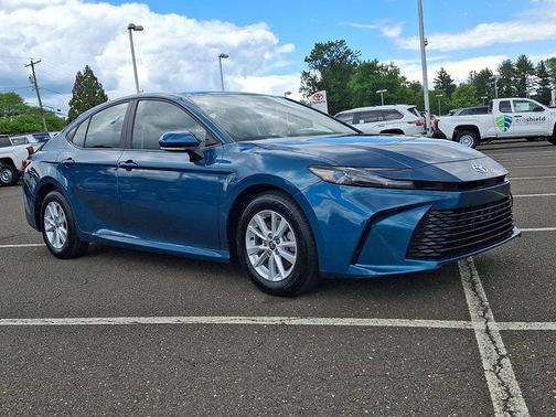 Ocean 2025 Toyota Camry LE