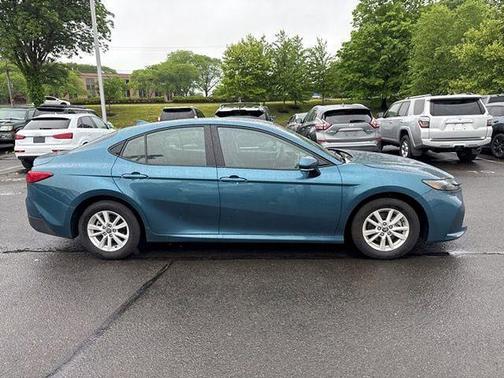 Ocean 2025 Toyota Camry LE