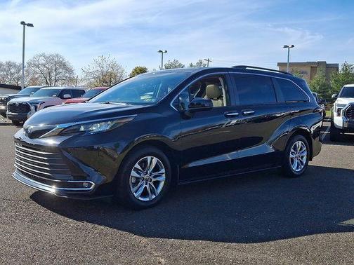 2023 Toyota Sienna XLE