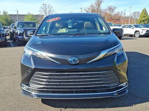 2023 Toyota Sienna XLE