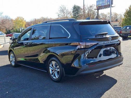 2023 Toyota Sienna XLE