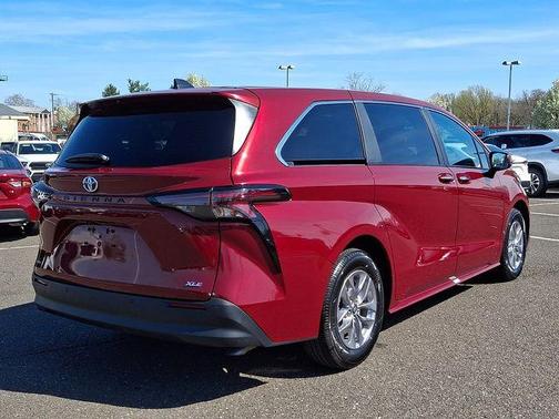Ruby Flare Pearl 2025 Toyota Sienna XLE