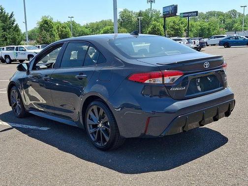 UNDERGROUND 1L7 2025 Toyota Corolla Hybrid SE