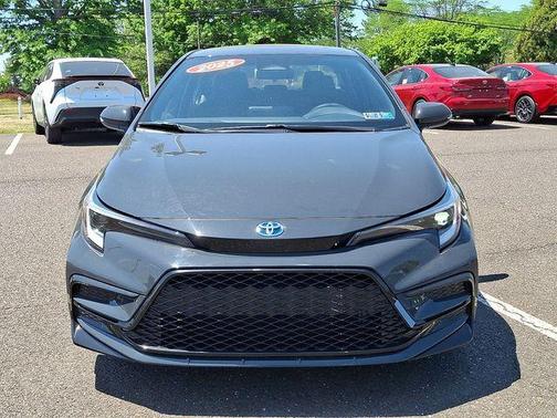 UNDERGROUND 1L7 2025 Toyota Corolla Hybrid SE