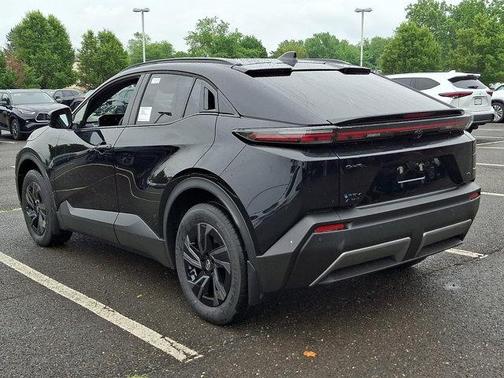 Midnight Black Metallic 2026 Toyota C-HR SE
