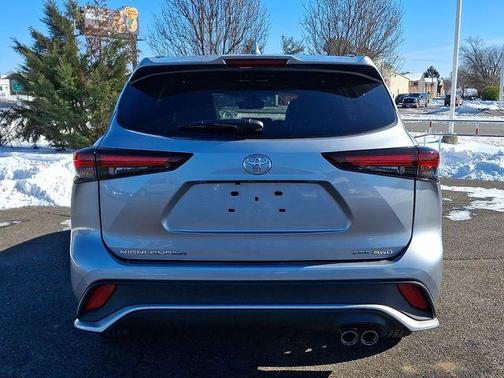 2025 Toyota Highlander XSE