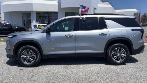 Sterling Gray Metallic 2025 Chevrolet Traverse LT