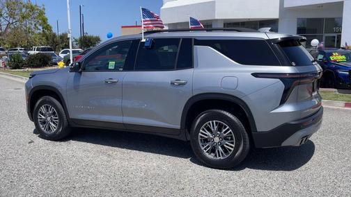 Sterling Gray Metallic 2025 Chevrolet Traverse LT