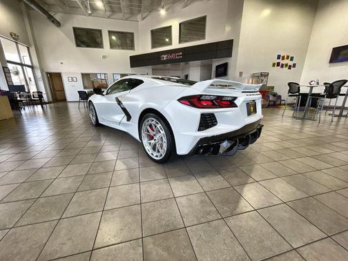 Arctic White 2024 Chevrolet Corvette Stingray w/1LT