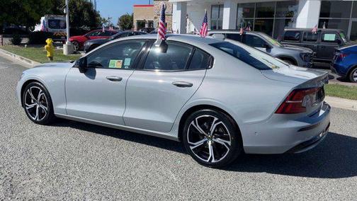 2024 Volvo S60 B5 Plus Dark Theme