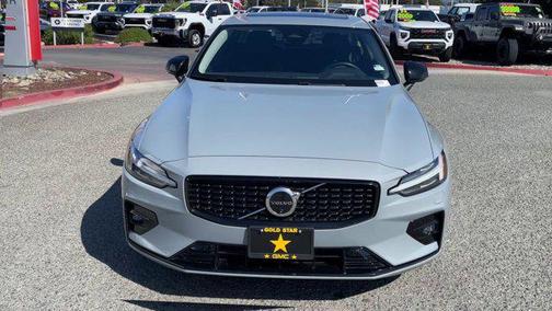 2024 Volvo S60 B5 Plus Dark Theme