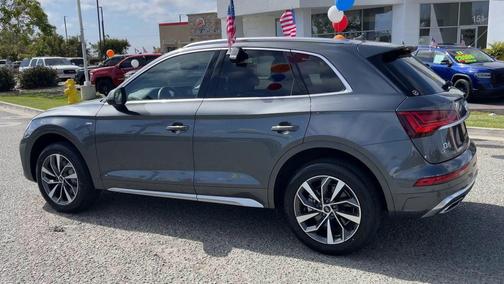 Daytona Gray Pearl Effect 2023 Audi Q5 45 S line Premium