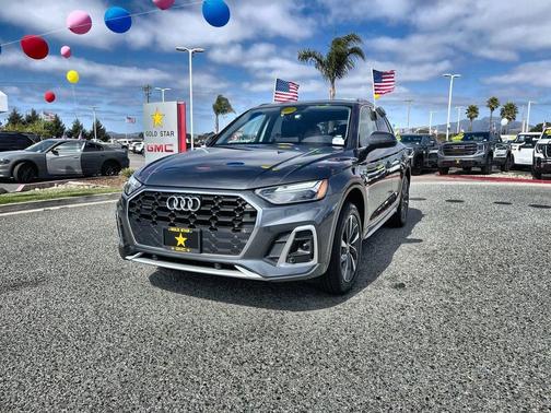 Daytona Gray Pearl Effect 2023 Audi Q5 45 S line Premium