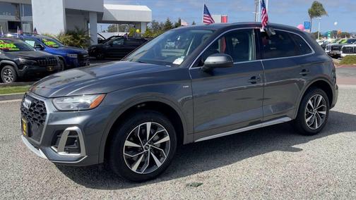 Daytona Gray Pearl Effect 2023 Audi Q5 45 S line Premium