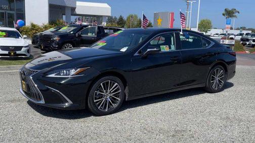 2023 Lexus ES 300h Base