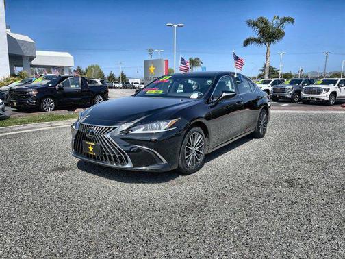 2023 Lexus ES 300h Base