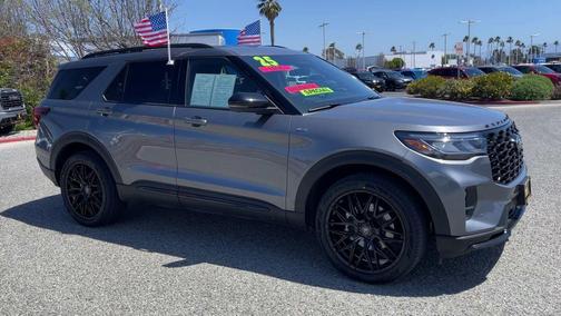 CARBONIZED GRAY METALLIC 2025 Ford Explorer ST-Line