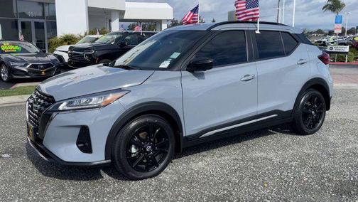 2023 Nissan Kicks SR