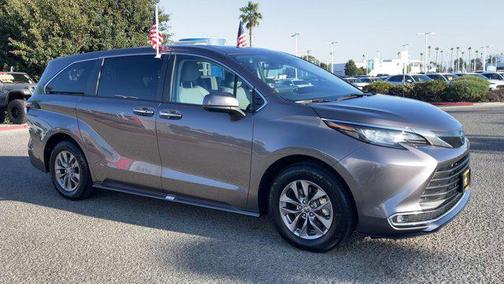 2023 Toyota Sienna XLE 7 Passenger
