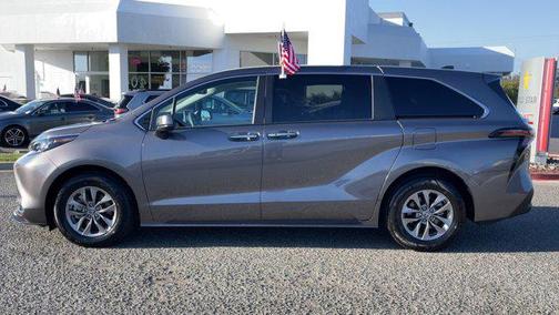 2023 Toyota Sienna XLE 7 Passenger