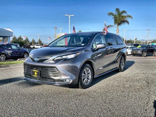 2023 Toyota Sienna XLE 7 Passenger