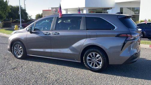 2023 Toyota Sienna XLE 7 Passenger