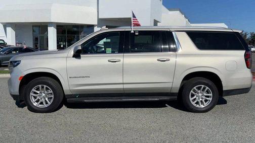 2023 Chevrolet Suburban LT