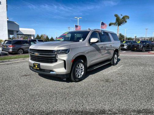 2023 Chevrolet Suburban LT