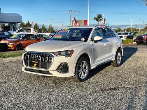 2022 Audi Q3 45 S line Premium