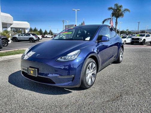 2022 Tesla Model Y Long Range Dual Motor All-Wheel Drive