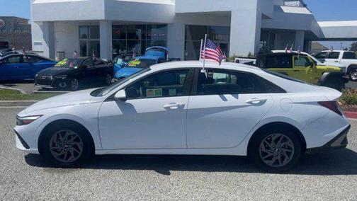 2024 Hyundai ELANTRA SEL