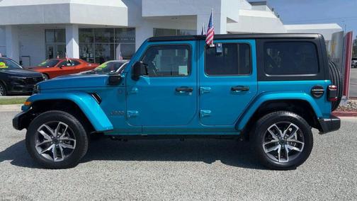Bikini Pearl Coat 2024 Jeep Wrangler 4xe Sport S
