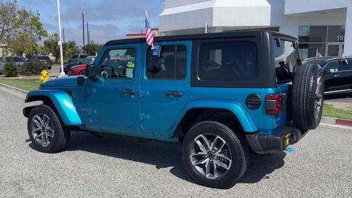Bikini Pearl Coat 2024 Jeep Wrangler 4xe Sport S