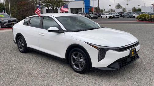 2025 Kia K4 LXS