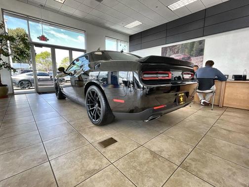 Pitch Black Clearcoat 2022 Dodge Challenger R/T Scat Pack