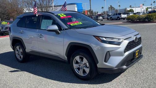 2025 Toyota RAV4 XLE