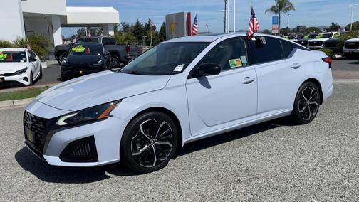 2023 Nissan Altima SR FWD