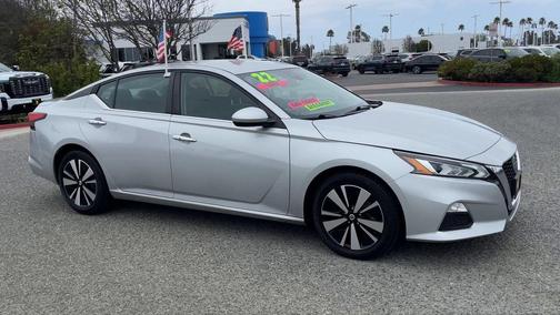 Brilliant Silver Metallic 2022 Nissan Altima 2.5 SV