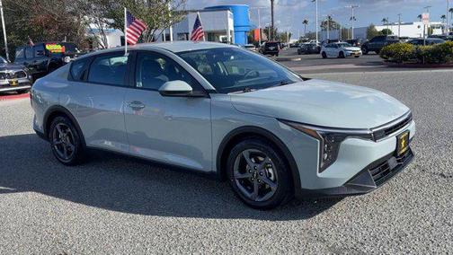 Morning Haze 2025 Kia K4 LXS