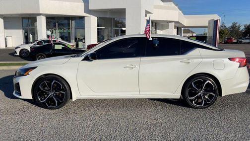 2023 Nissan Altima SR FWD