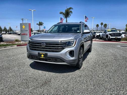 Silver Mist Metallic 2024 Volkswagen Atlas 2.0T SE w/Technology