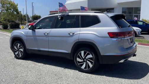 Silver Mist Metallic 2024 Volkswagen Atlas 2.0T SE w/Technology