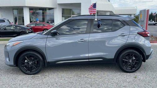 2023 Nissan Kicks SR