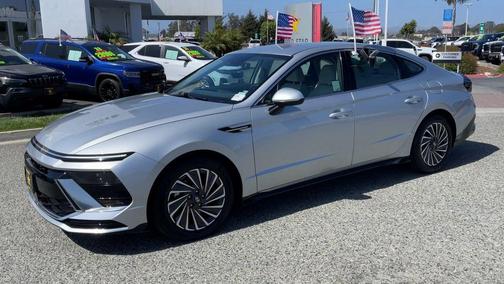 Aero Silver 2025 Hyundai SONATA Hybrid SE