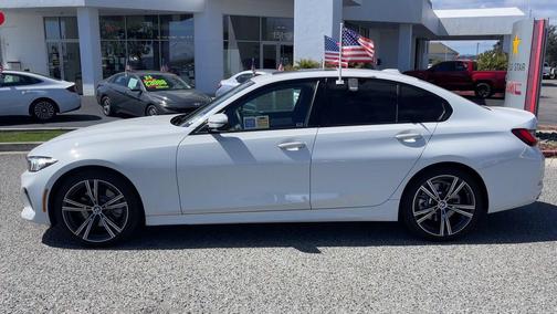 Alpine White 2023 BMW 330 330i