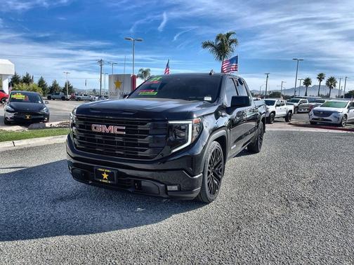 2025 GMC Sierra 1500 Elevation