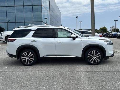 2025 Nissan Pathfinder Platinum