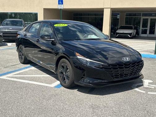 2022 Hyundai ELANTRA SEL