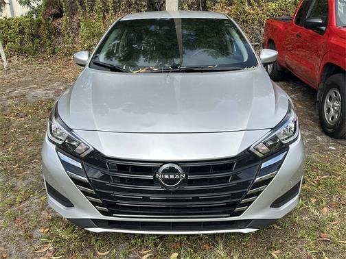 2023 Nissan Versa 1.6 SV