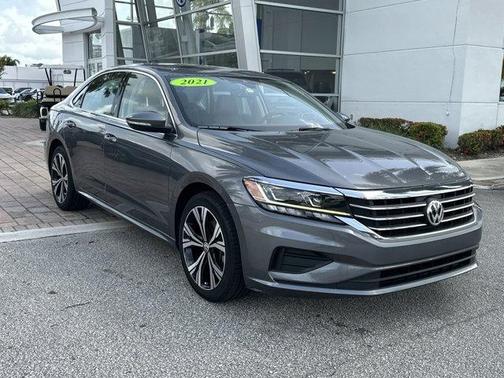 2021 Volkswagen Passat 2.0T SE